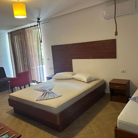 Apartments Prag Улцинь Екстер'єр фото