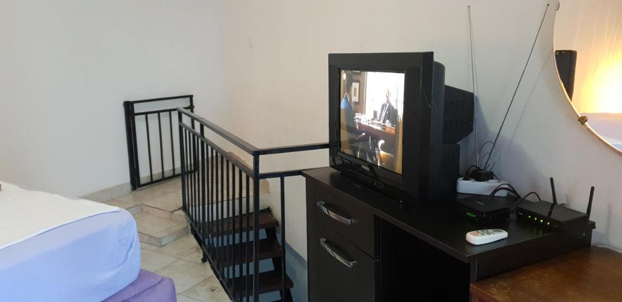 Apartments Prag Улцинь Екстер'єр фото