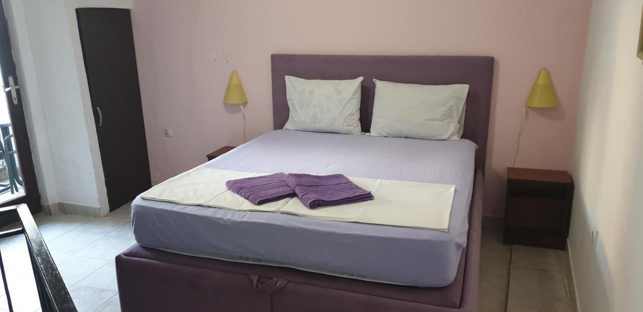 Apartments Prag Улцинь Екстер'єр фото