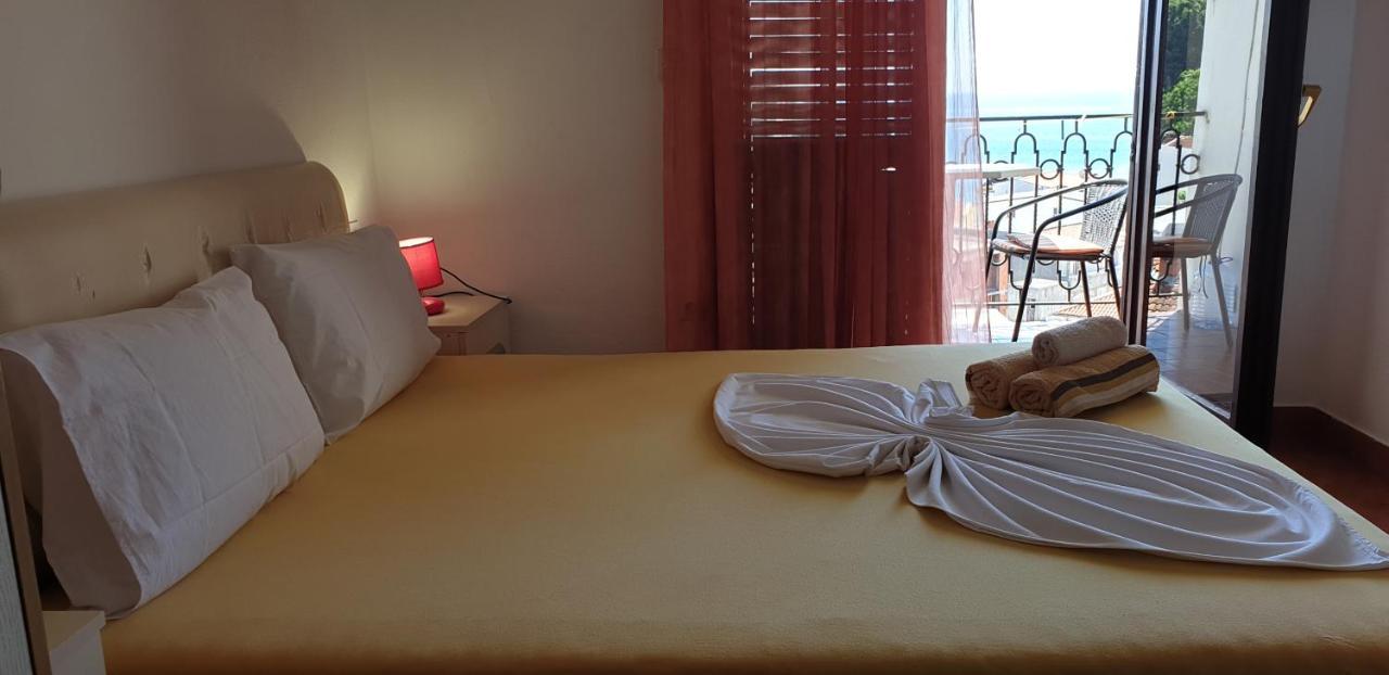 Apartments Prag Улцинь Екстер'єр фото