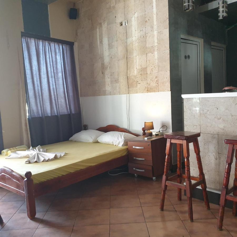 Apartments Prag Улцинь Екстер'єр фото