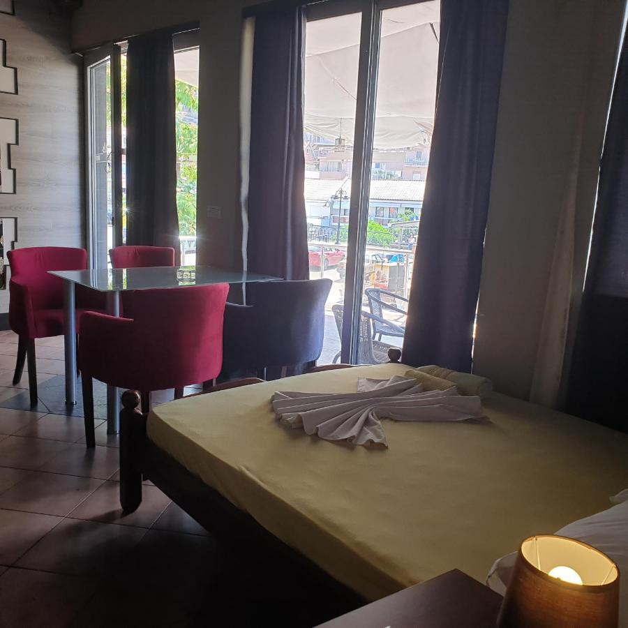 Apartments Prag Улцинь Екстер'єр фото