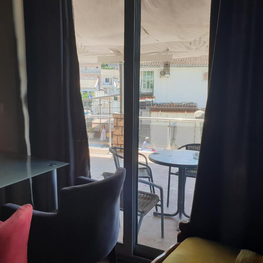 Apartments Prag Улцинь Екстер'єр фото