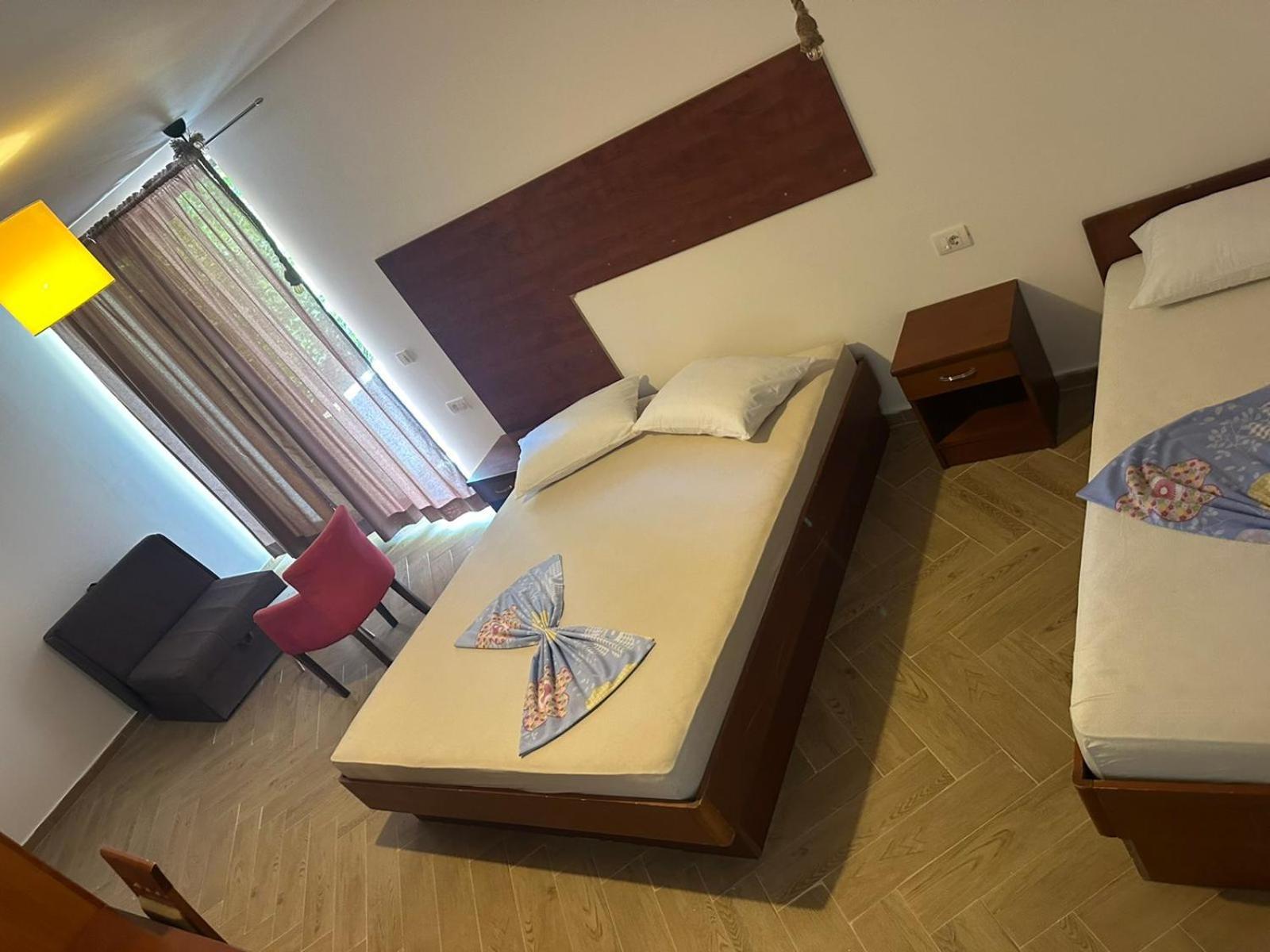 Apartments Prag Улцинь Екстер'єр фото