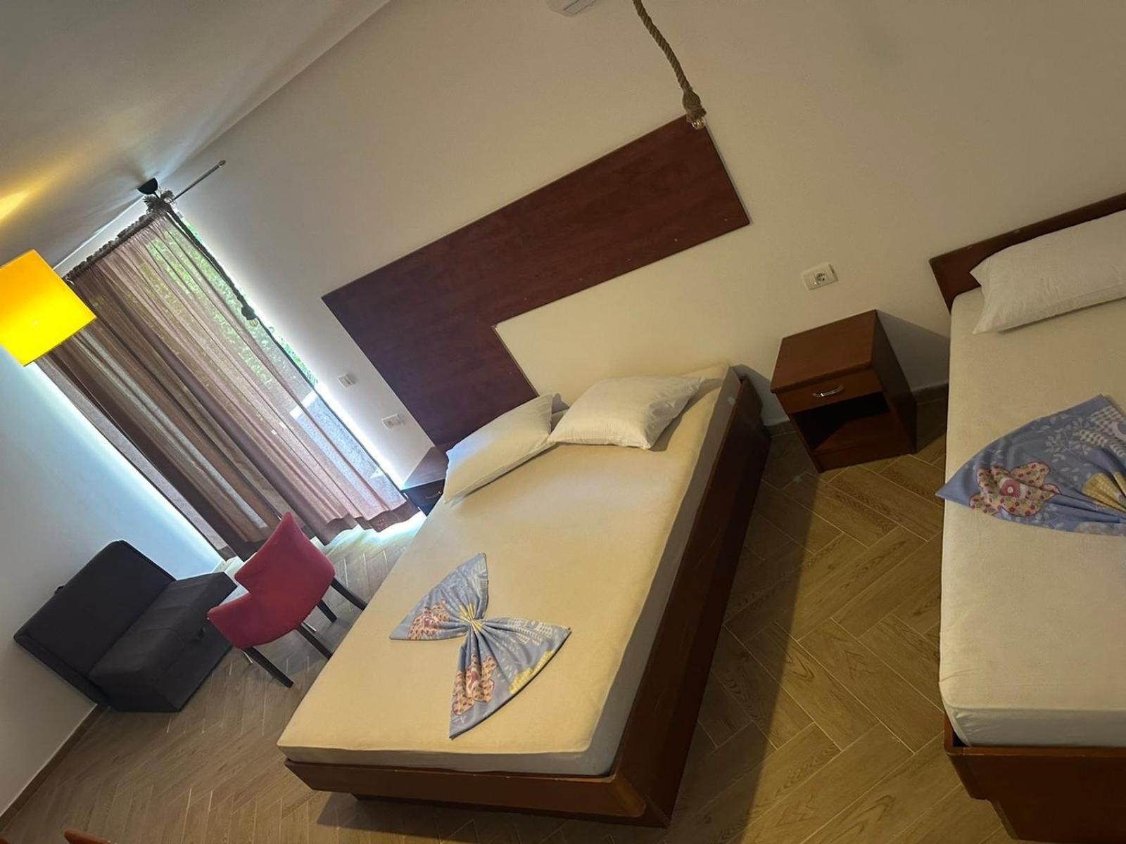 Apartments Prag Улцинь Екстер'єр фото