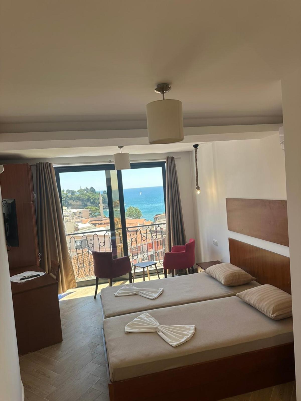 Apartments Prag Улцинь Екстер'єр фото