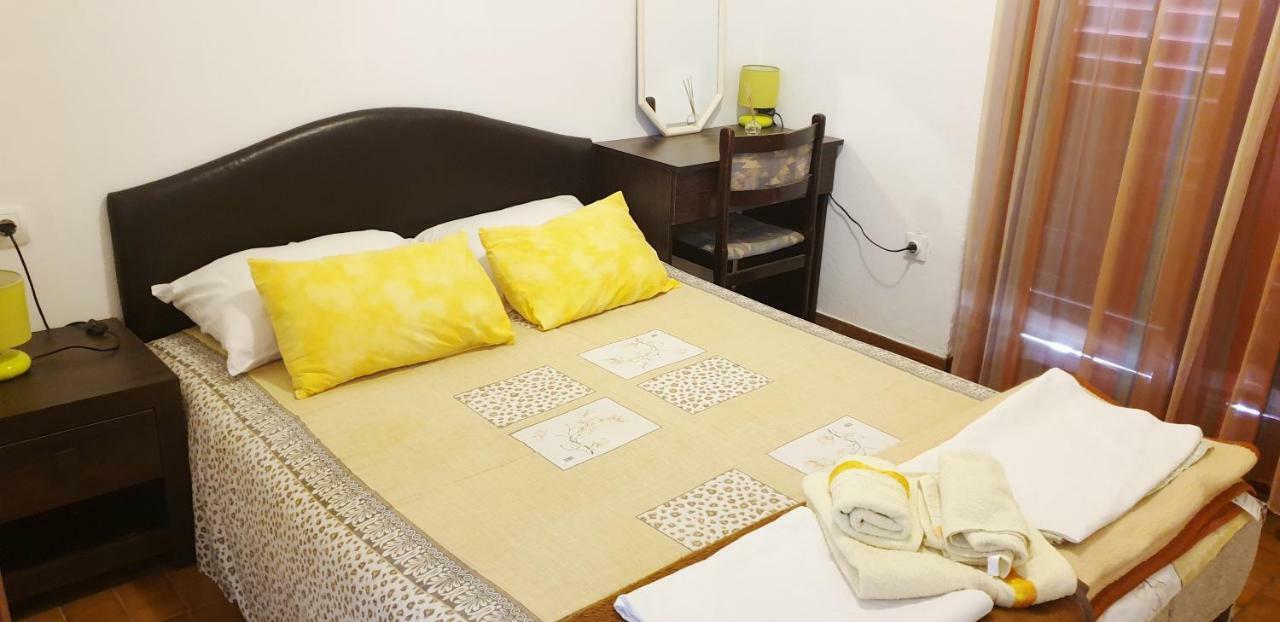 Apartments Prag Улцинь Екстер'єр фото