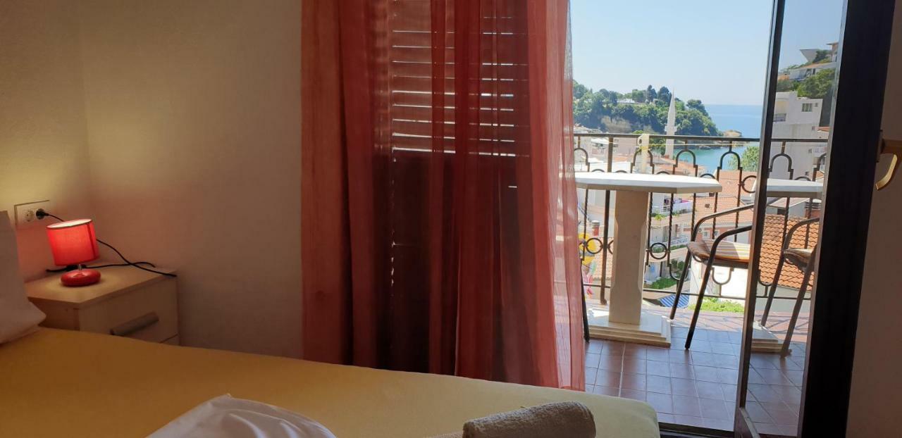 Apartments Prag Улцинь Екстер'єр фото