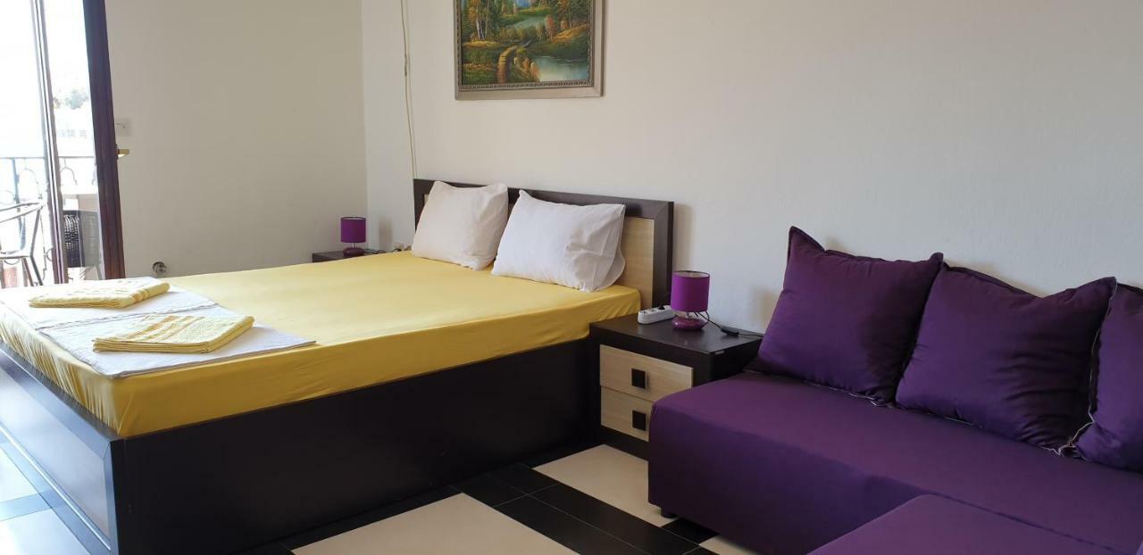Apartments Prag Улцинь Екстер'єр фото