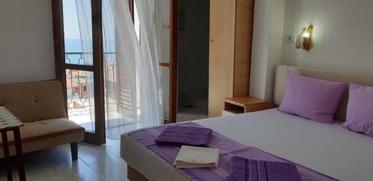 Apartments Prag Улцинь Екстер'єр фото