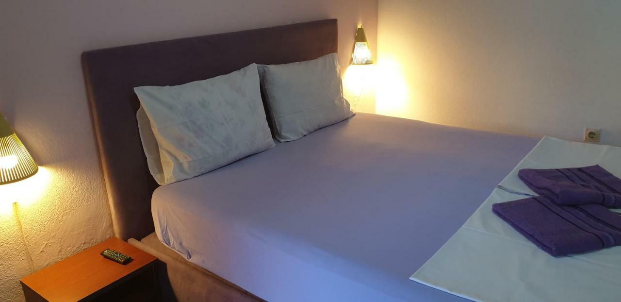 Apartments Prag Улцинь Екстер'єр фото